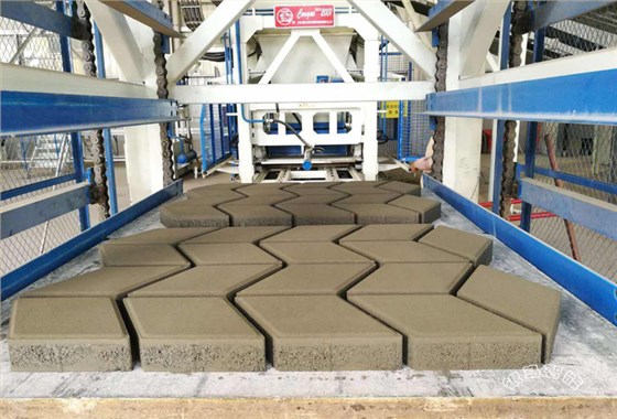 全自動透水磚磚機