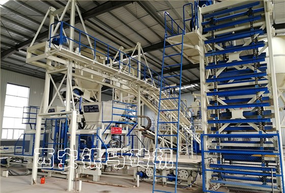 錨定高端，智能透水磚機用科技創(chuàng)新，為中國品牌發(fā)聲！