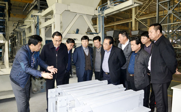 砌塊磚機設備廠家要贏得市場必須以質(zhì)量為關鍵