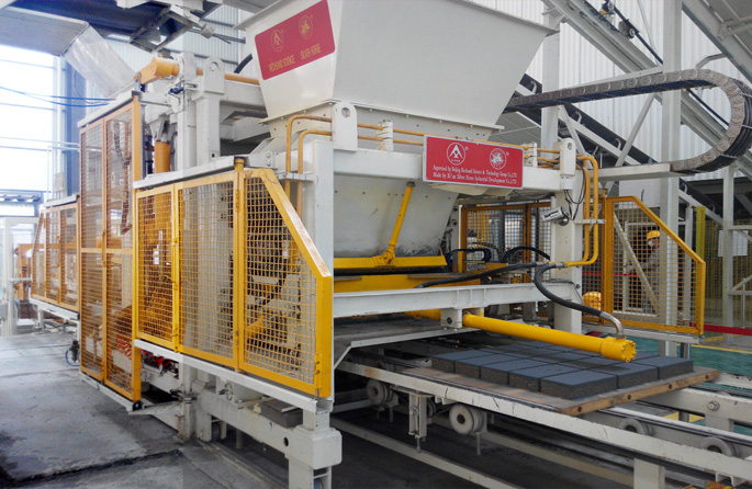 投資海綿磚制磚機設(shè)備前途無量！