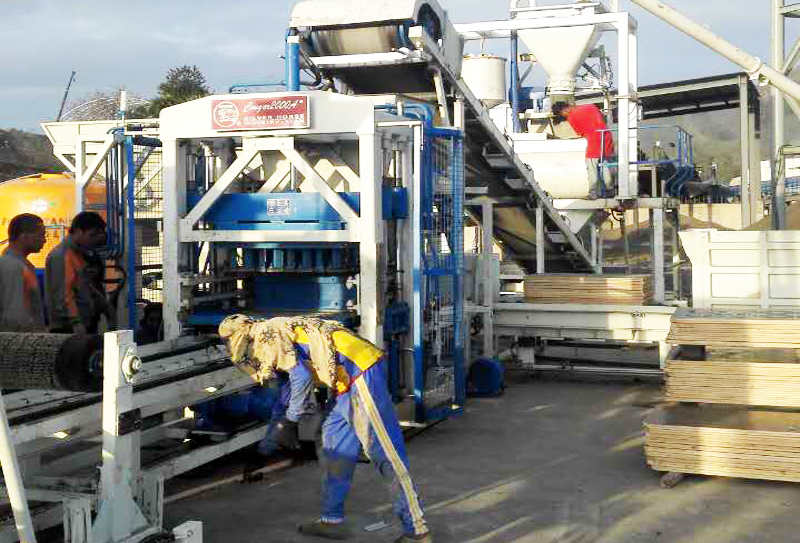 銀馬造磚機器磨損經(jīng)常出現(xiàn)在什么部位？