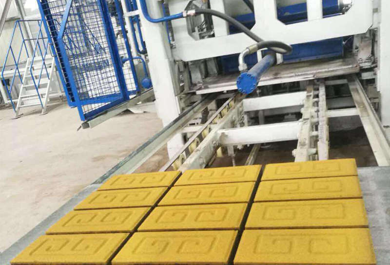 工業(yè)廢渣制磚機(jī)突出的三大優(yōu)勢(shì)