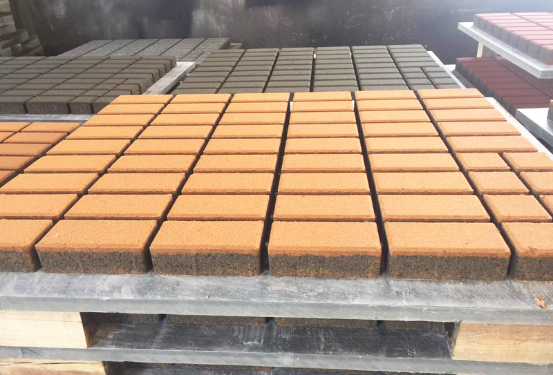 影響路面透水磚設(shè)備高質(zhì)量養(yǎng)護(hù)的原因