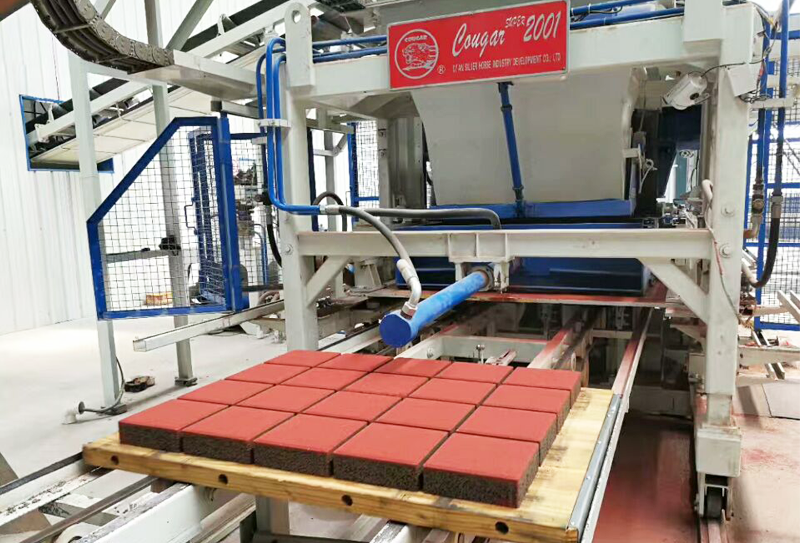 全自動制磚機設(shè)備