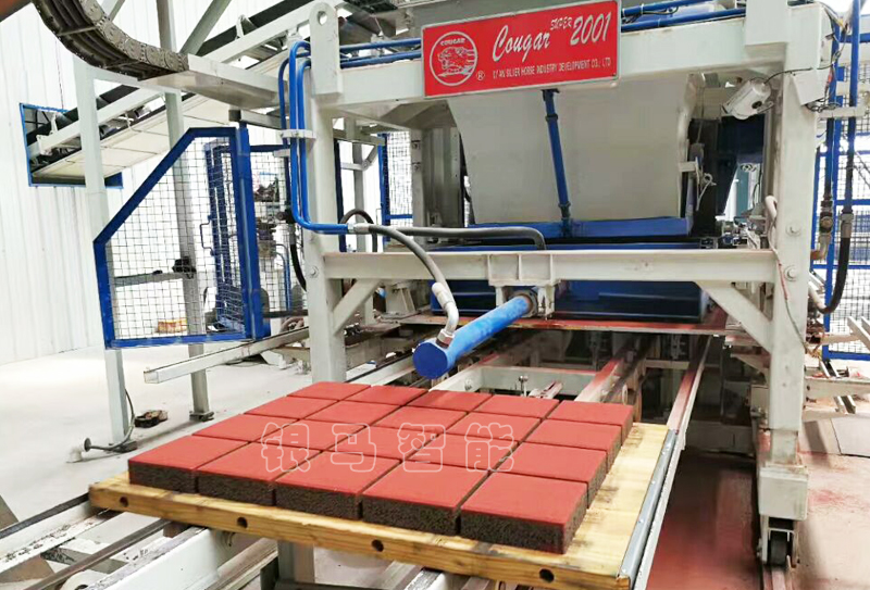 透水磚機(jī)設(shè)備