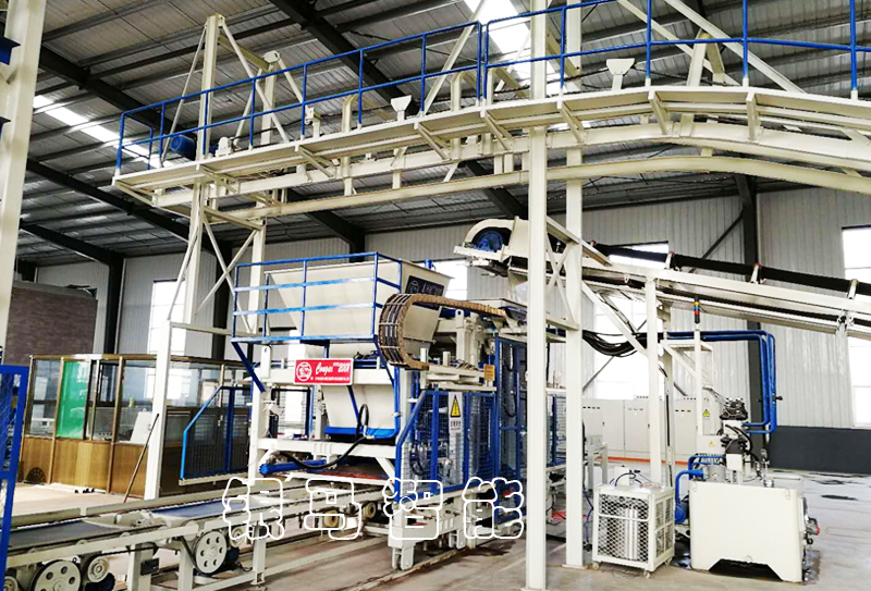 草坪磚生產(chǎn)機器：砌塊磚機不同型號設(shè)備的選購細節(jié)