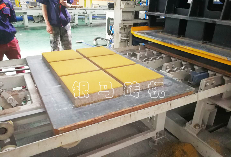 透水磚機：選型注意事項與第一次操作機器細(xì)節(jié)問題