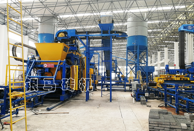 植草磚制磚機(jī)：透水磚機(jī)秉承綠色智能制造，持續(xù)長(zhǎng)久發(fā)展！