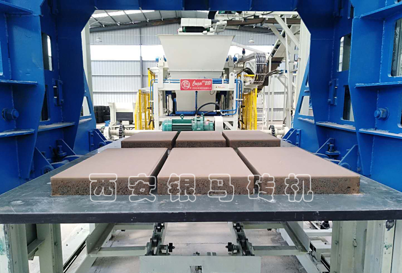 砌塊磚機(jī)：自動(dòng)磚機(jī)設(shè)備生產(chǎn)線應(yīng)向國際水平看齊