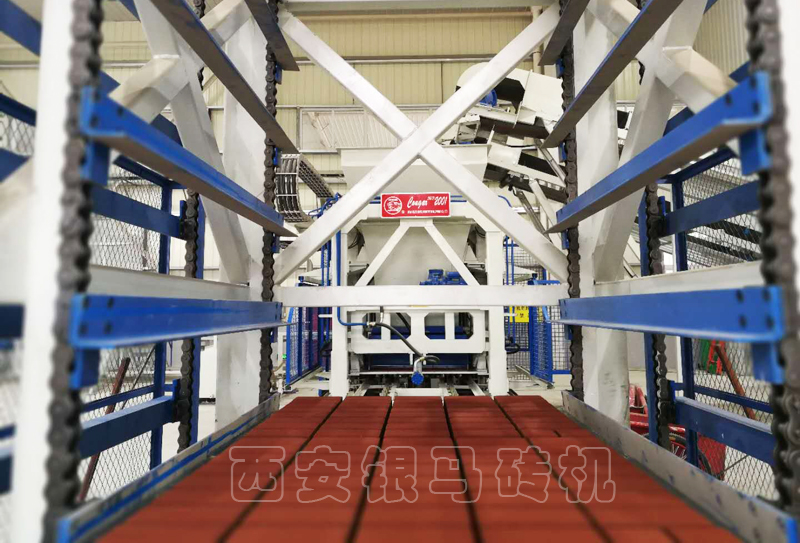 水泥磚機：路沿石生產(chǎn)設備制品差異是固廢配比的問題