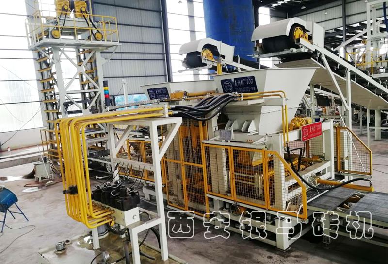 西安銀馬智能透水磚機：用“核心硬科技”為中國智造提氣！