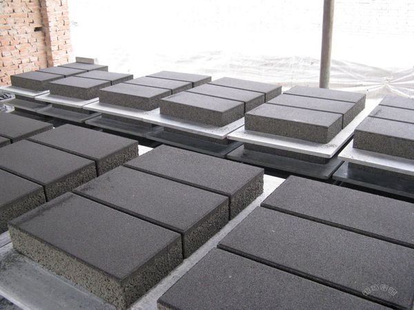 如何利用建筑廢棄物積極推進燒結(jié)保溫制品？