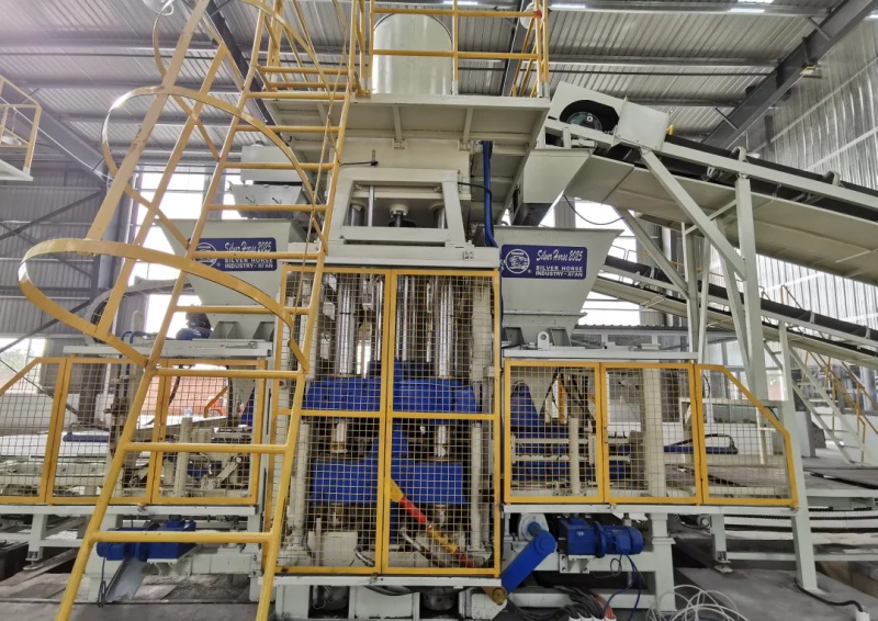 全能磚石成型機(jī)：銀馬研發(fā) 國(guó)際先進(jìn)機(jī)型