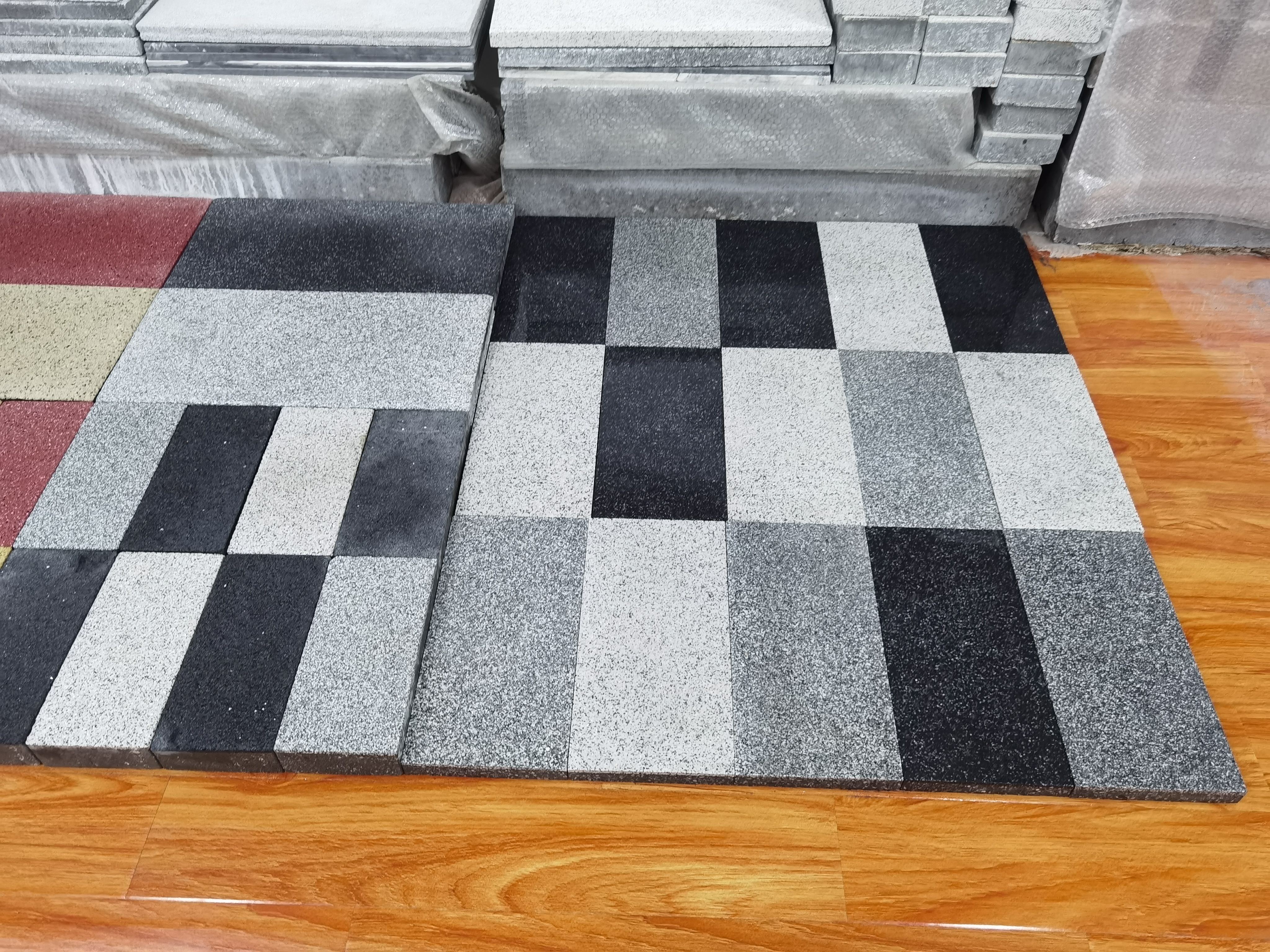 西安銀馬免燒磚制磚生產(chǎn)設(shè)備生產(chǎn)的PC仿石磚